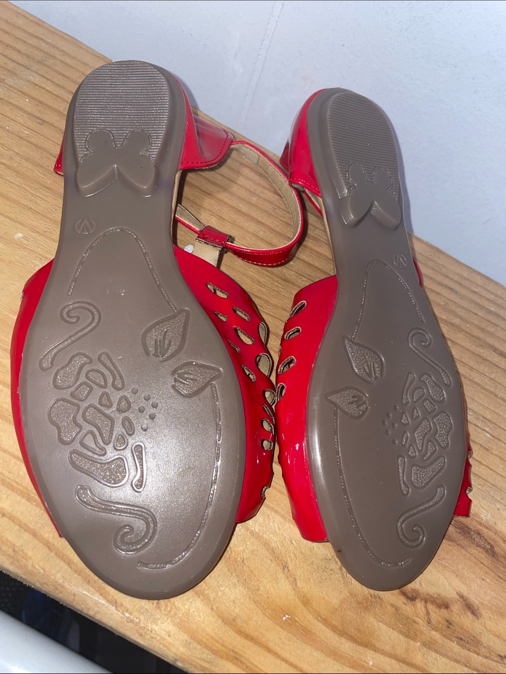 Women's Red Cutout T-Strap Sandals - Classic Summer Style - Picture 2 of 3